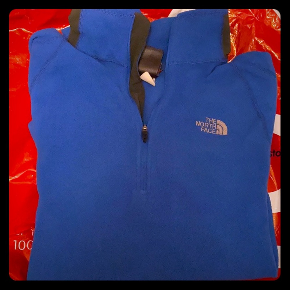 Men’s The North Face Fleece Sweater Size Medium.